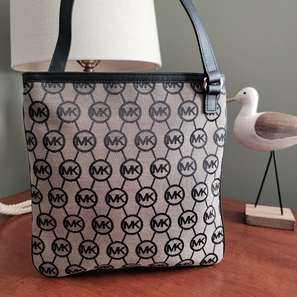 Michael Kors Signature Canvas Black Crossgrain Leather Jacquard Crossbody Bag - Picture 3 of 16